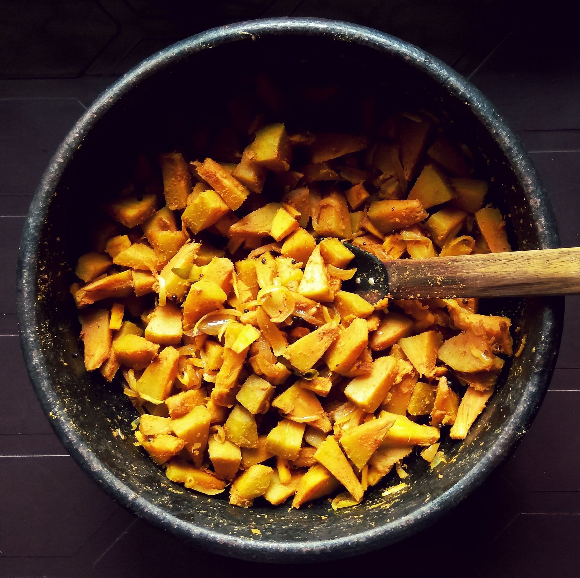Turmeric for arthritis - Contains other active ingredients too (Image via Unsplash/Joseph V)